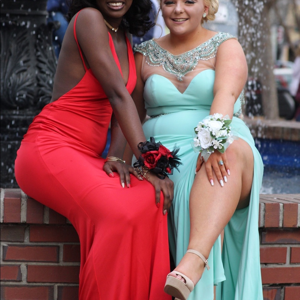 Prom dress - Picture 5 of 6